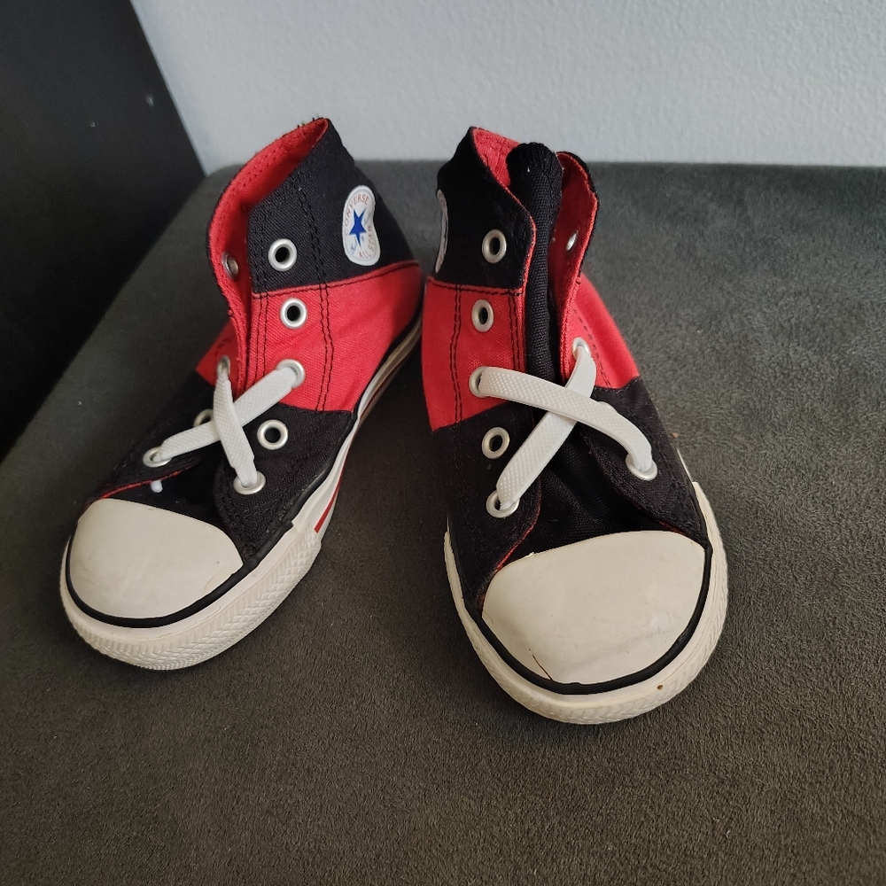 Converse toddler hightop Black and red size 7 shoe - Picture 5 of 5